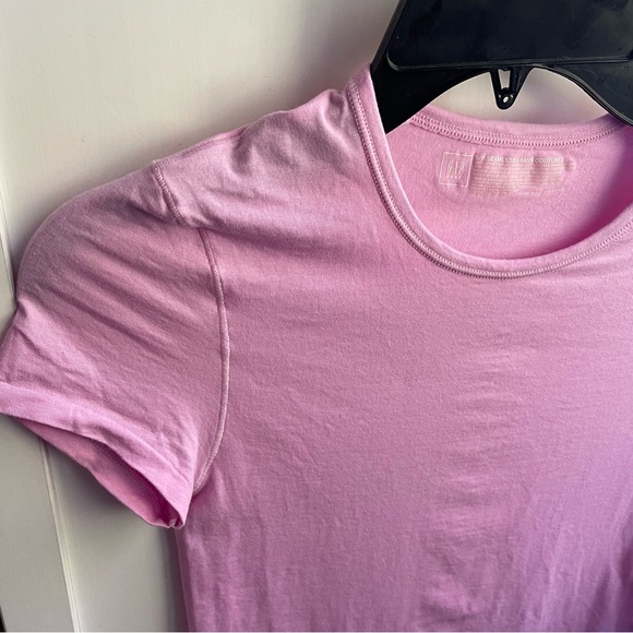 NWT Gap Seamless Baby Tee in Bright Lavender Pink! Cotton blend! - Picture 7 of 8